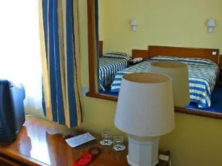 The Originals City, Hotel Frisia, Beaulieu-Sur-Mer