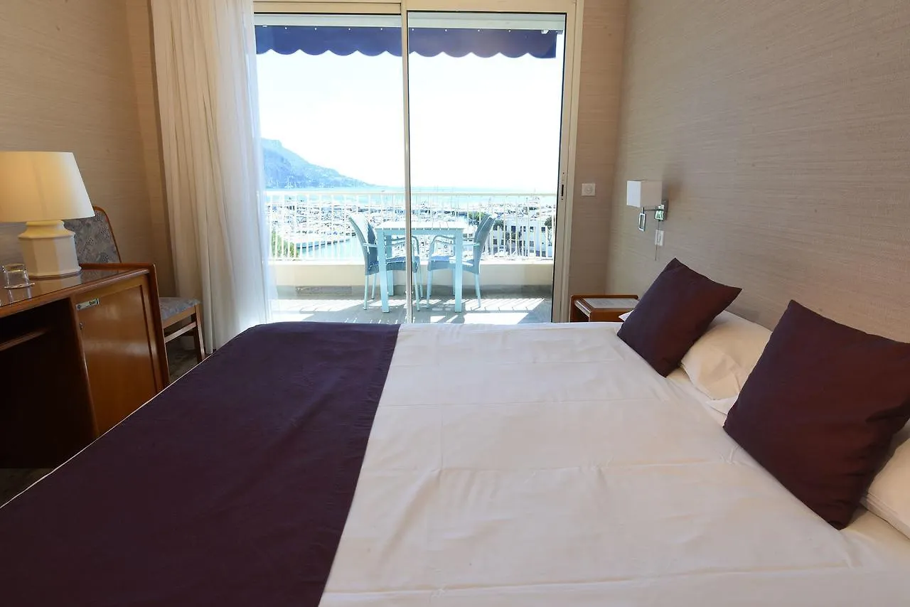 The Originals City, Hotel Frisia, Beaulieu-Sur-Mer 3*,  France