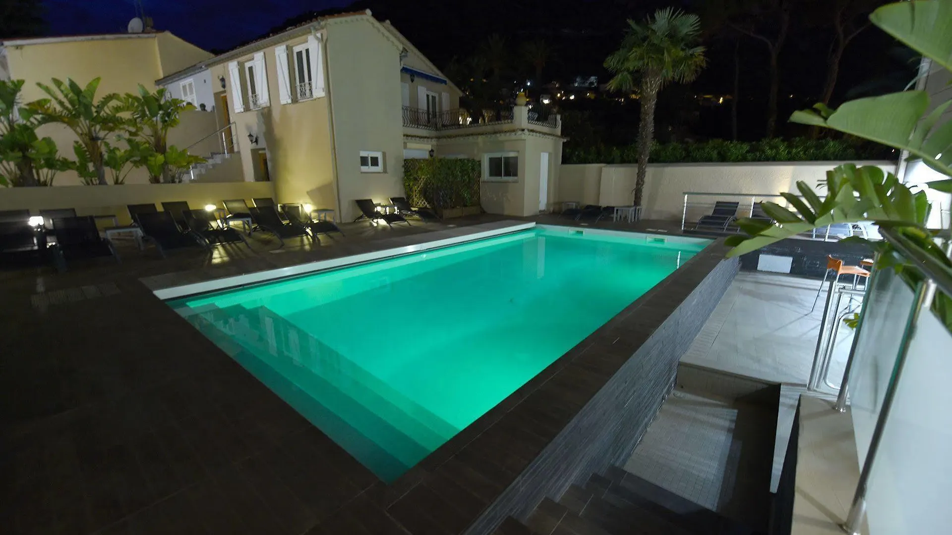 The Originals City, Hotel Frisia, Beaulieu-Sur-Mer 3*,  France