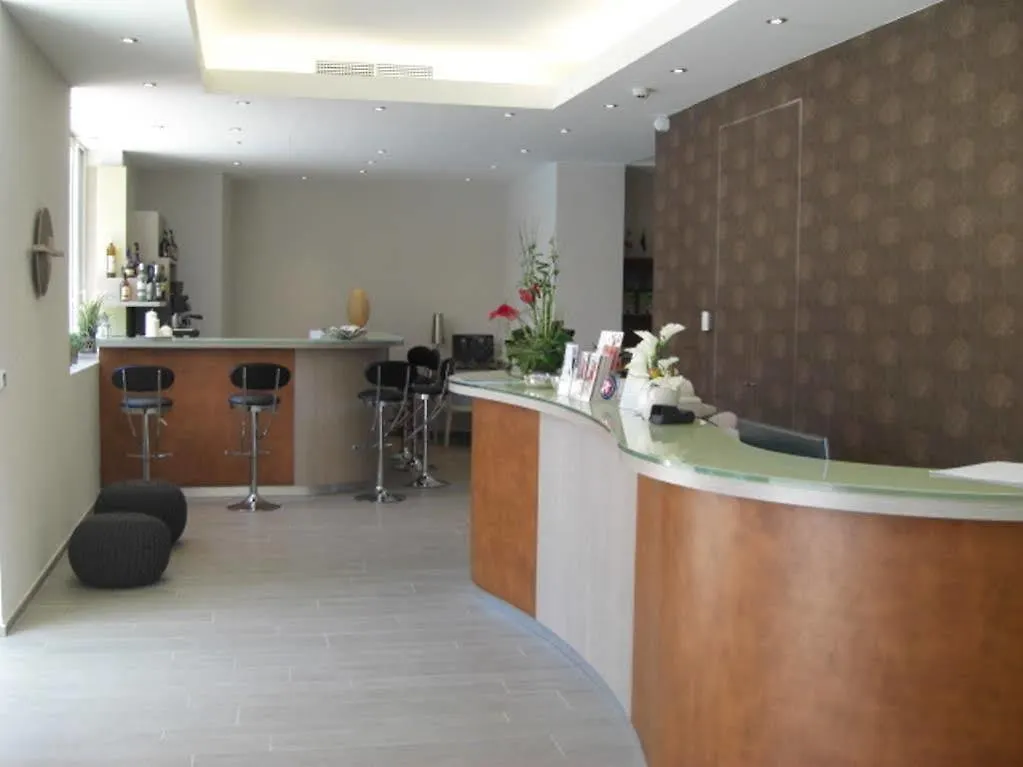The Originals City, Hotel Frisia, Beaulieu-Sur-Mer